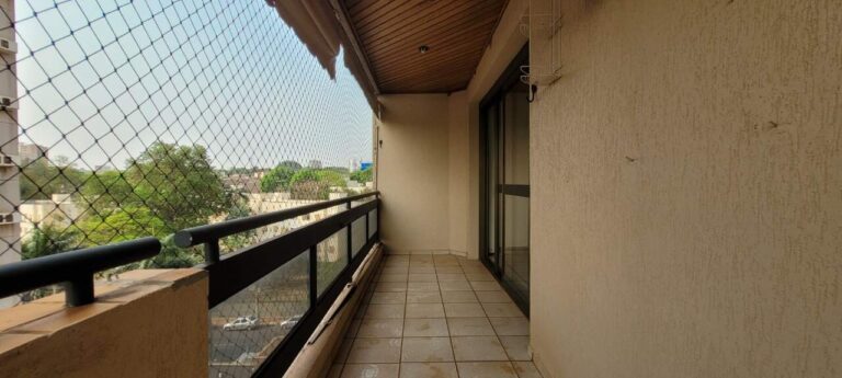 Apartamento para aluguel no Iguatemi: Sacada