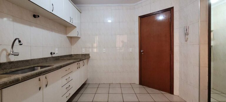 Apartamento para aluguel no Iguatemi: Cozinha