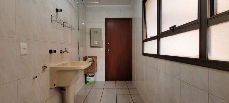 Apartamento para aluguel no Iguatemi: area de serviço