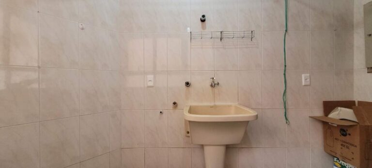 Apartamento para aluguel no Iguatemi: area de serviço