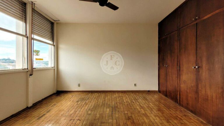 Apartamento à venda no Centro: