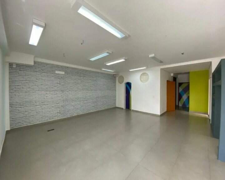 Casa Comercial para aluguel no Jardim Irajá: