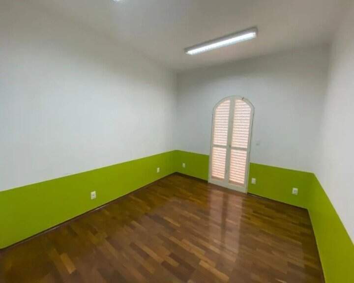 Casa Comercial para aluguel no Jardim Irajá: