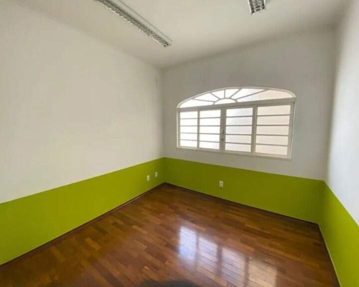 Casa Comercial para aluguel no Jardim Irajá: