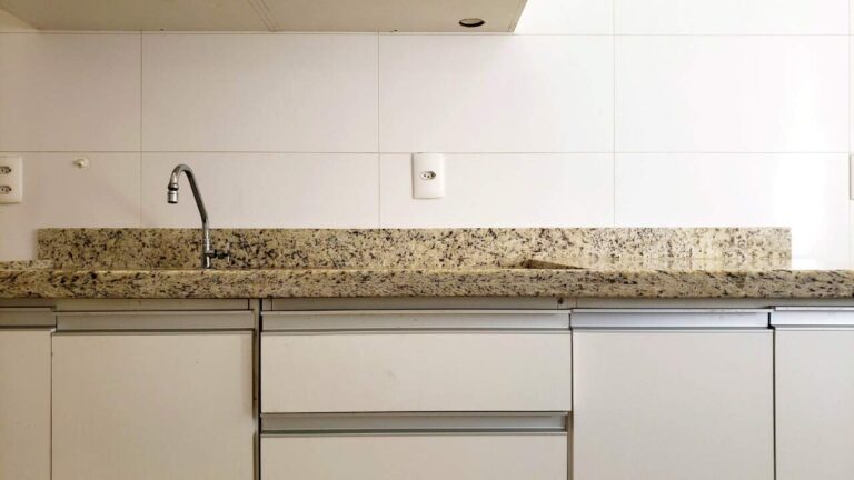Apartamento para aluguel no Ribeirânia: Cozinha