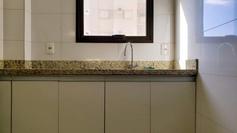 Apartamento para aluguel no Ribeirânia: rea de servi o