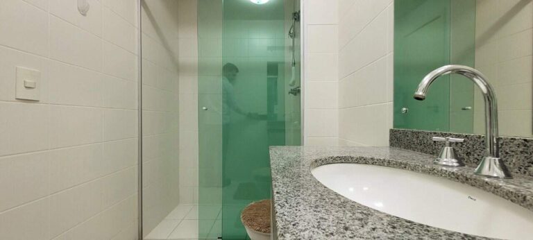 Apartamento para aluguel no Vila do Golfe: banheiro social
