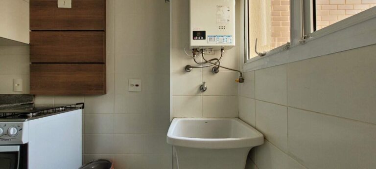 Apartamento para aluguel no Vila do Golfe: rea de servi o