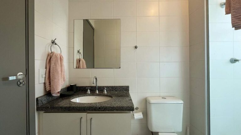 Apartamento para aluguel no Vila do Golfe: Banheiro su te