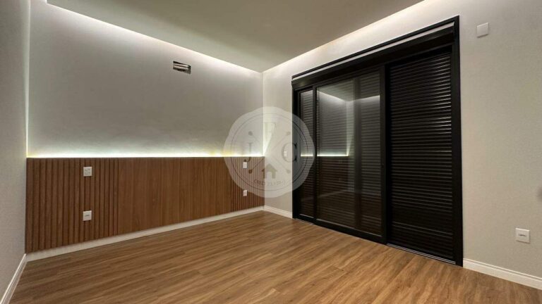 Casa em Condomínio para aluguel no Residencial e Empresarial Alphaville: