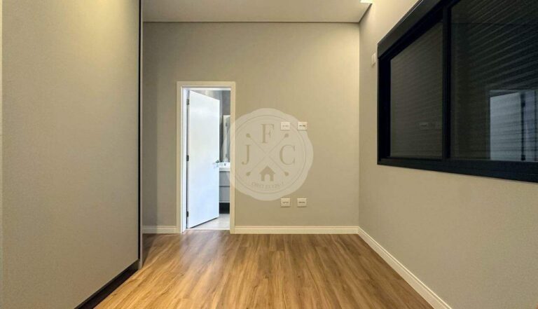 Casa em Condomínio para aluguel no Residencial e Empresarial Alphaville: