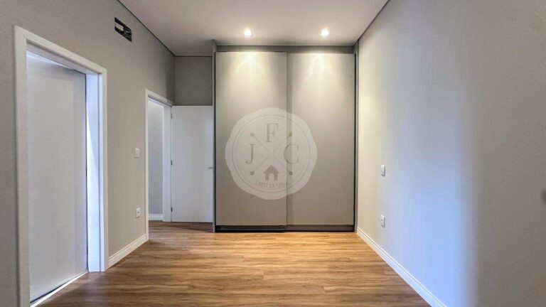 Casa em Condomínio para aluguel no Residencial e Empresarial Alphaville: