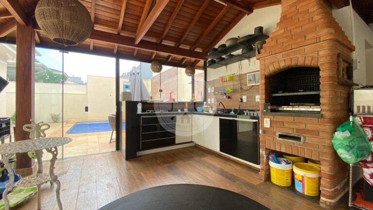 Casa em Condomínio à venda no Recreio das Acácias: