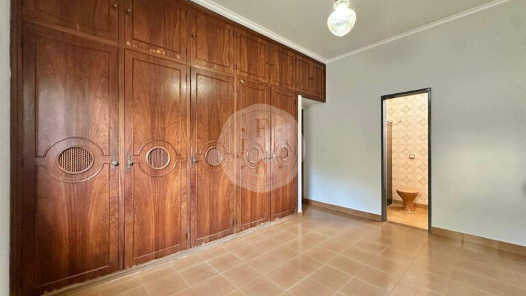 Casa para aluguel no Jardim Mosteiro: