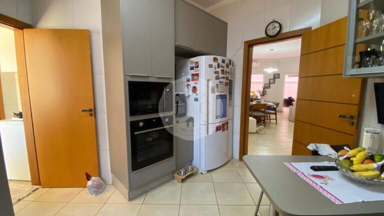 Casa em Condomínio à venda no Recreio das Acácias: