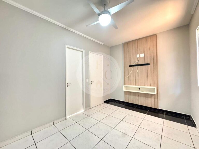 Casa em Condomínio para aluguel no Jardim Interlagos: