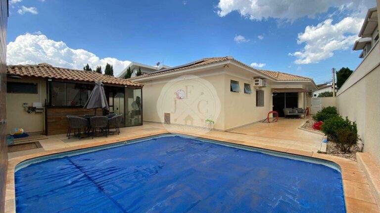 Casa em Condomínio à venda no Recreio das Acácias: