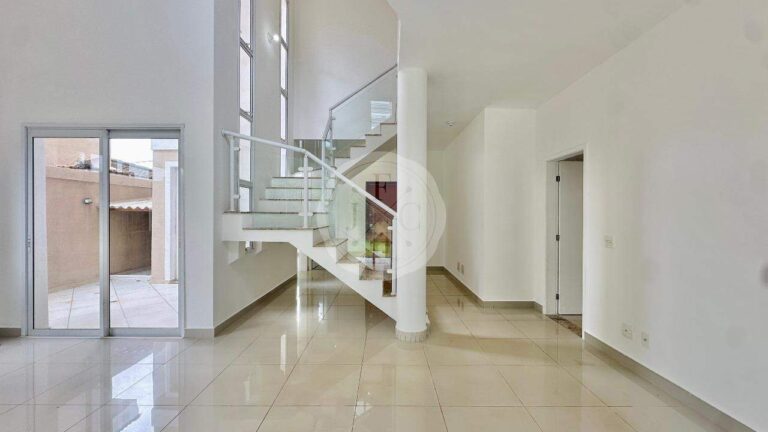 Casa em Condomínio para aluguel no Vila do Golfe: