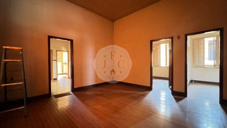 Casa à venda no Centro: