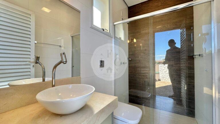 Casa em Condomínio para aluguel no Residencial e Empresarial Alphaville: