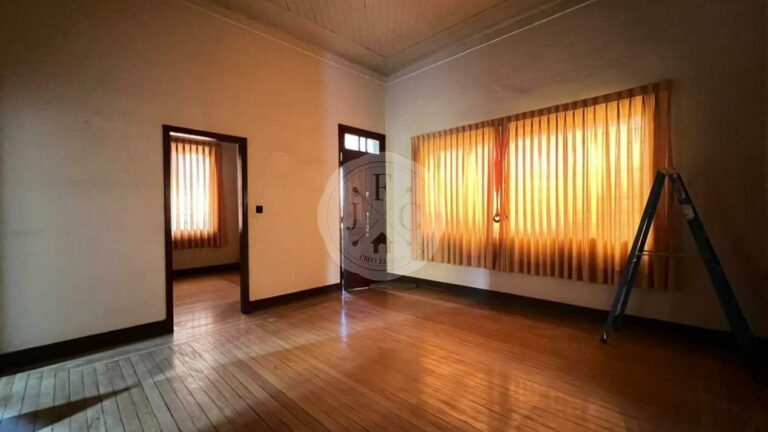 Casa à venda no Centro: