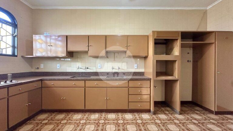 Casa para aluguel no Jardim Mosteiro: