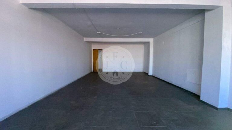 Prédio Comercial à venda no Vila Seixas: