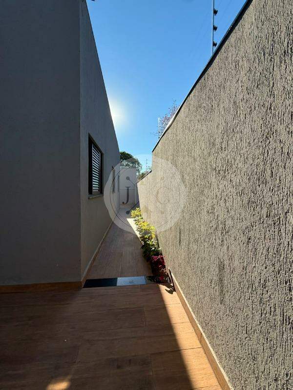 Casa à venda no Jardim Castelo Branco: