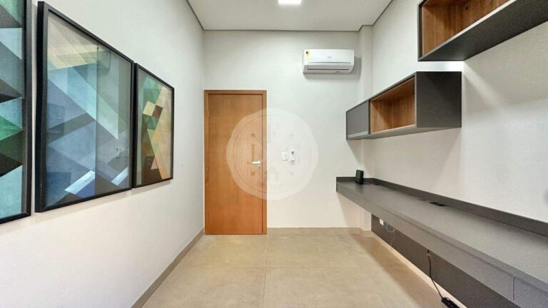 Casa em Condomínio para aluguel no Residencial e Empresarial Alphaville: