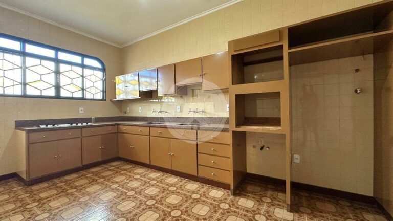 Casa para aluguel no Jardim Mosteiro: