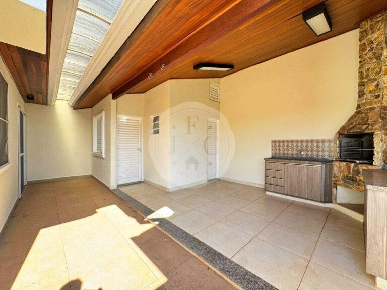 Casa em Condomínio à venda no Jardim Interlagos: