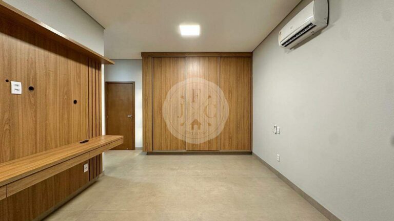 Casa em Condomínio para aluguel no Residencial e Empresarial Alphaville: