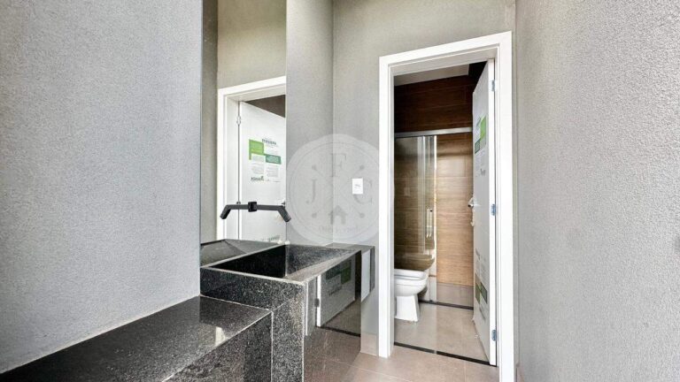 Casa em Condomínio para aluguel no Residencial e Empresarial Alphaville: