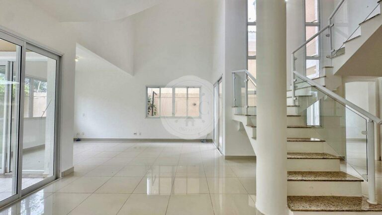 Casa em Condomínio para aluguel no Vila do Golfe: