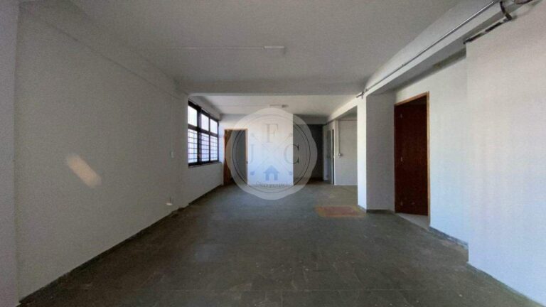 Prédio Comercial à venda no Vila Seixas: