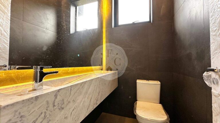 Casa em Condomínio para aluguel no Residencial e Empresarial Alphaville: