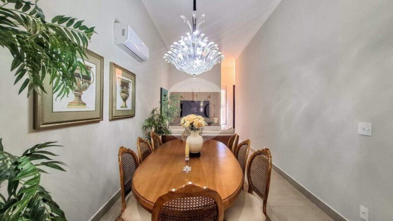 Casa em Condomínio à venda no Jardim Valência: