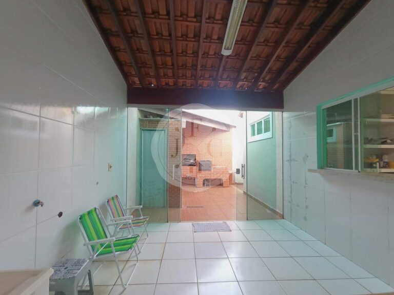 Casa para aluguel no Adelino Simioni: