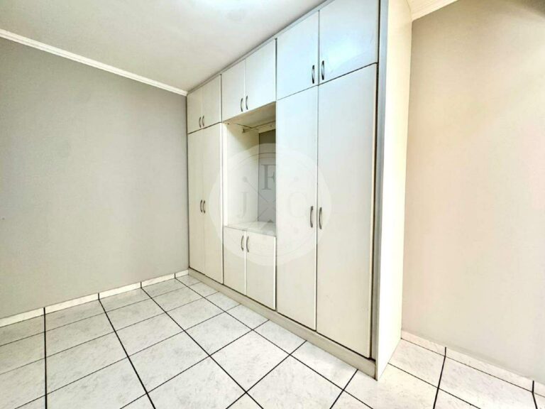 Casa em Condomínio para aluguel no Jardim Interlagos: