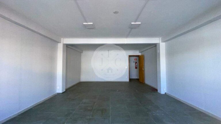 Prédio Comercial à venda no Vila Seixas: