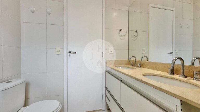 Casa em Condomínio para aluguel no Vila do Golfe: