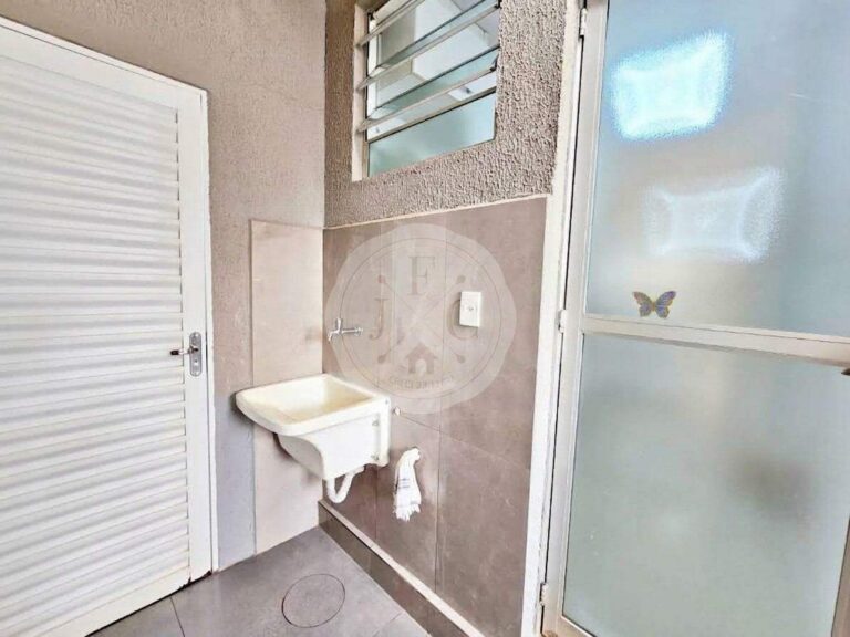 Casa em Condomínio para aluguel no Jardim dos Gerânios: