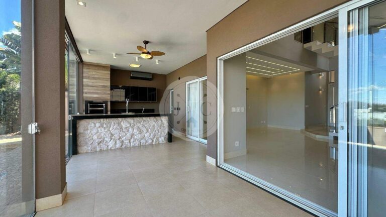 Casa em Condomínio para aluguel no Residencial e Empresarial Alphaville: