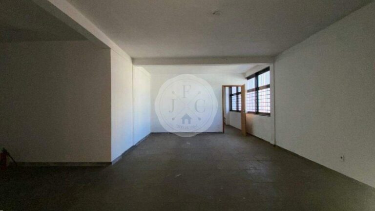 Prédio Comercial para aluguel no Vila Seixas: