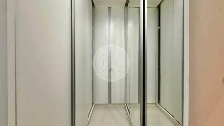 Casa em Condomínio para aluguel no Residencial e Empresarial Alphaville: