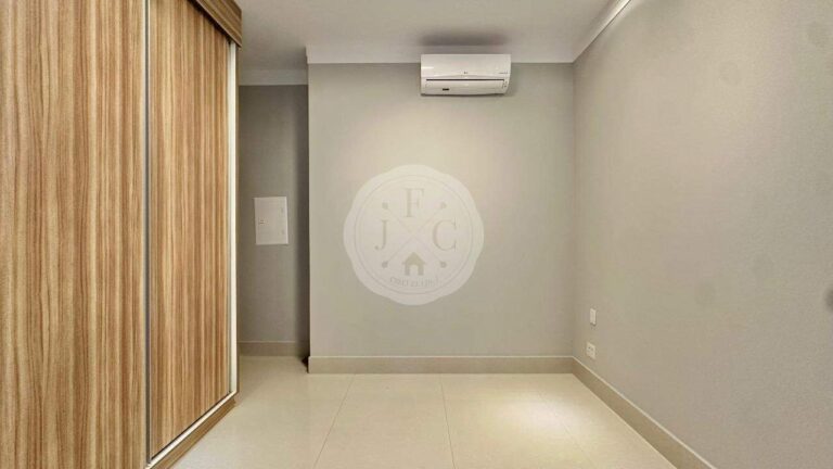 Casa em Condomínio para aluguel no Residencial e Empresarial Alphaville: