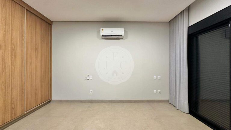Casa em Condomínio para aluguel no Residencial e Empresarial Alphaville: