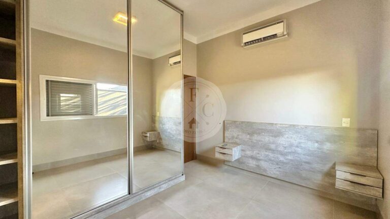 Casa em Condomínio para aluguel no Jardim San Marco: