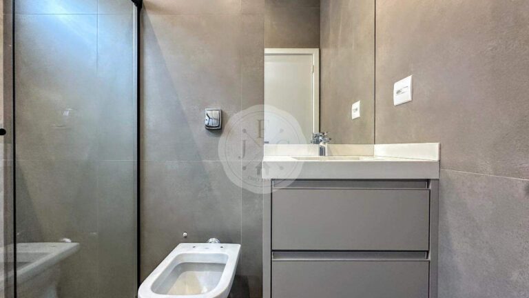 Casa em Condomínio para aluguel no Residencial e Empresarial Alphaville: