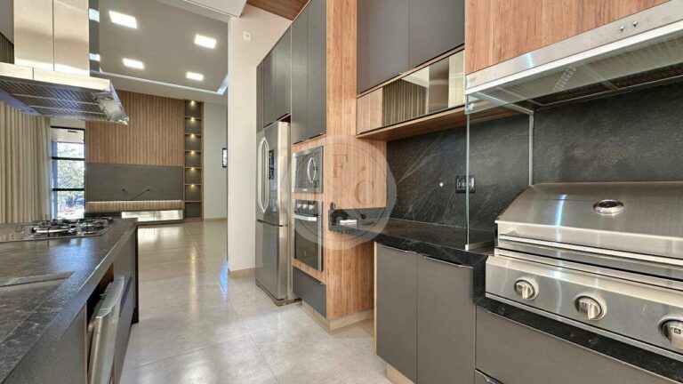 Casa em Condomínio para aluguel no Residencial e Empresarial Alphaville: